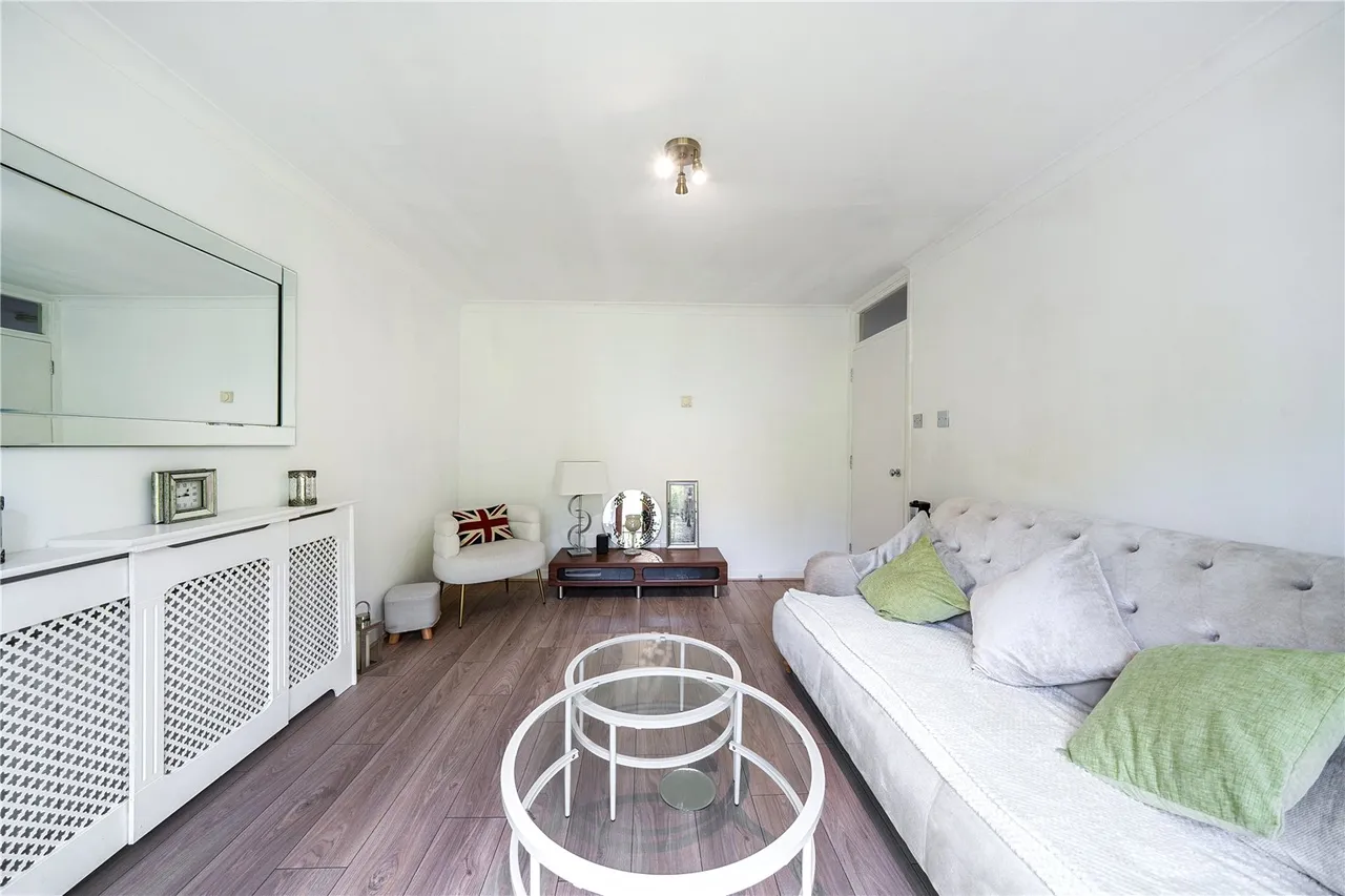 Sandalwood Drive, Ruislip, HA4, photo 12