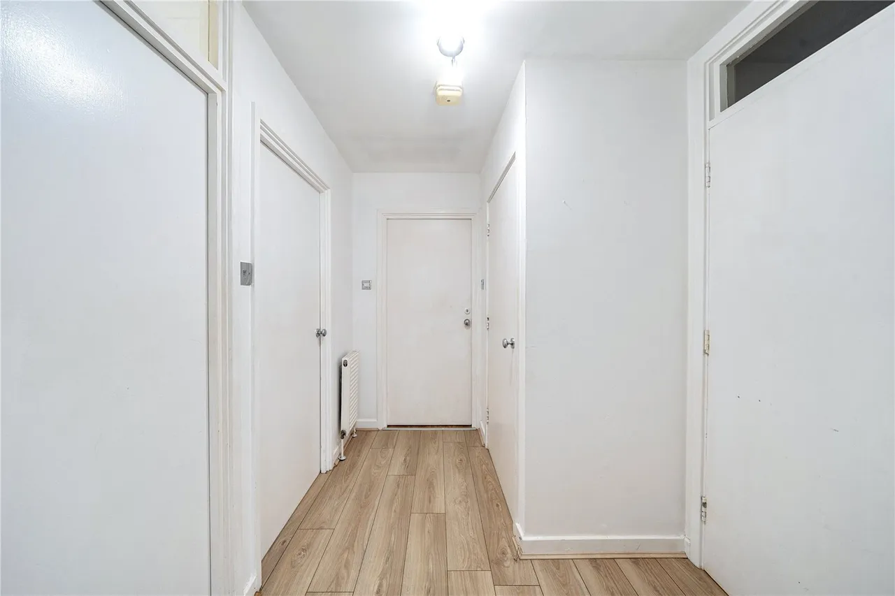 Sandalwood Drive, Ruislip, HA4, photo 16