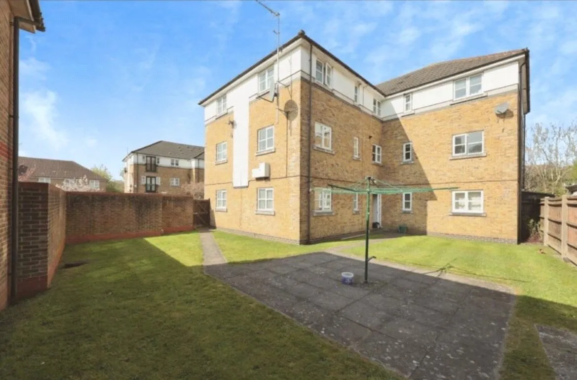 Sandalwood Drive, Ruislip, HA4, photo 19