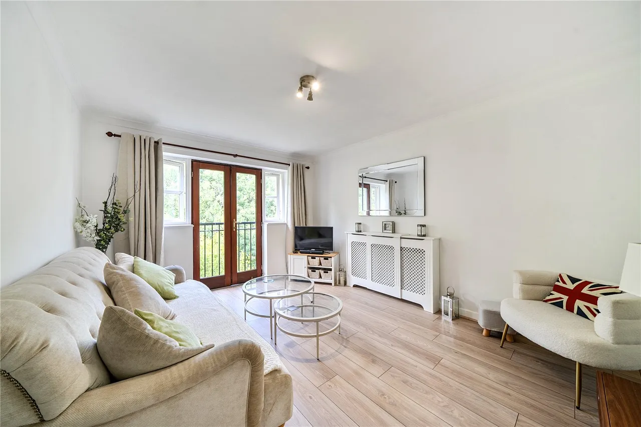 1 bed flat for sale, Sandalwood Drive, Ruislip, HA4
