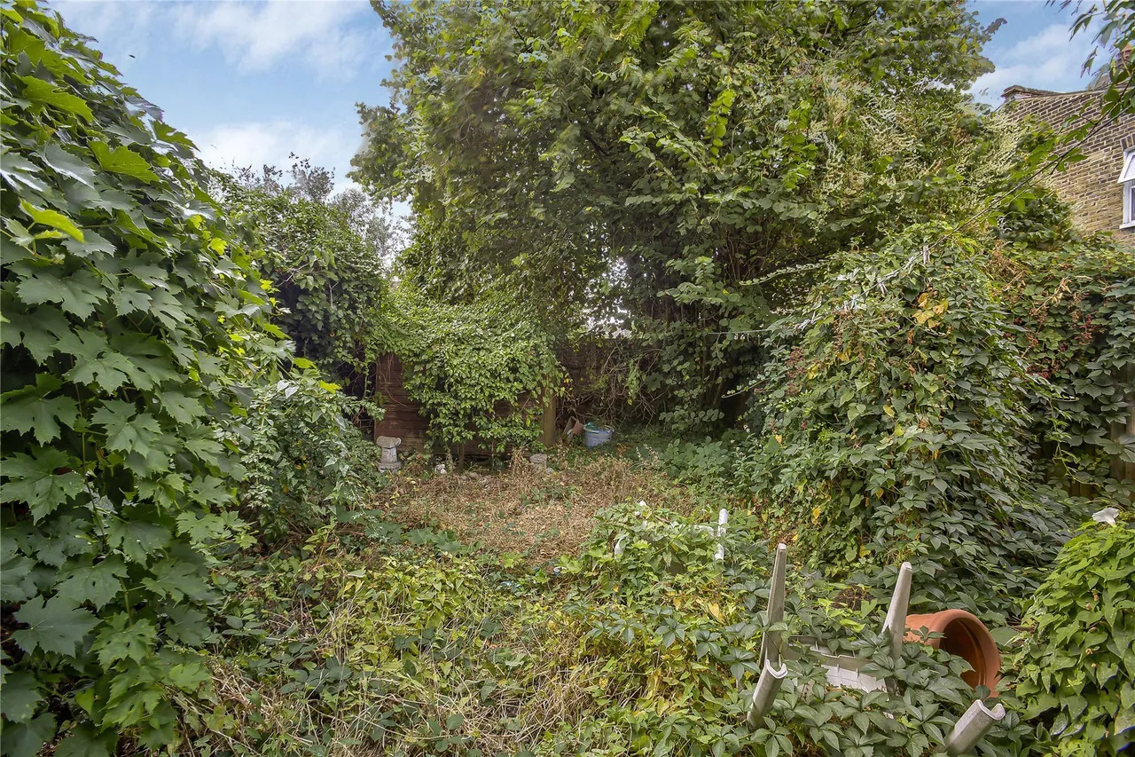 Dornton Road, London, SW12, photo 2