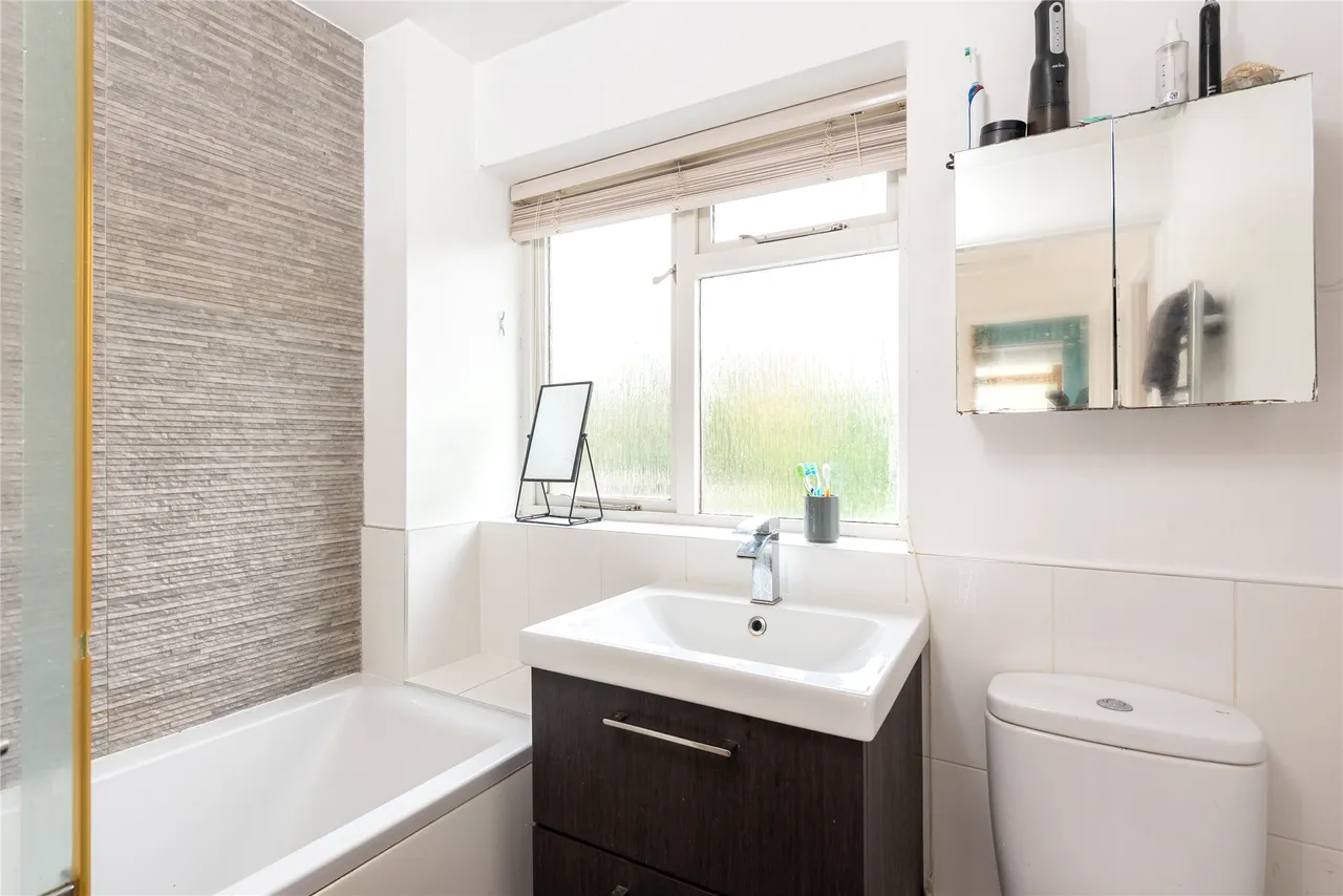 San Remo Road, Aspley Guise, MK17, photo 6