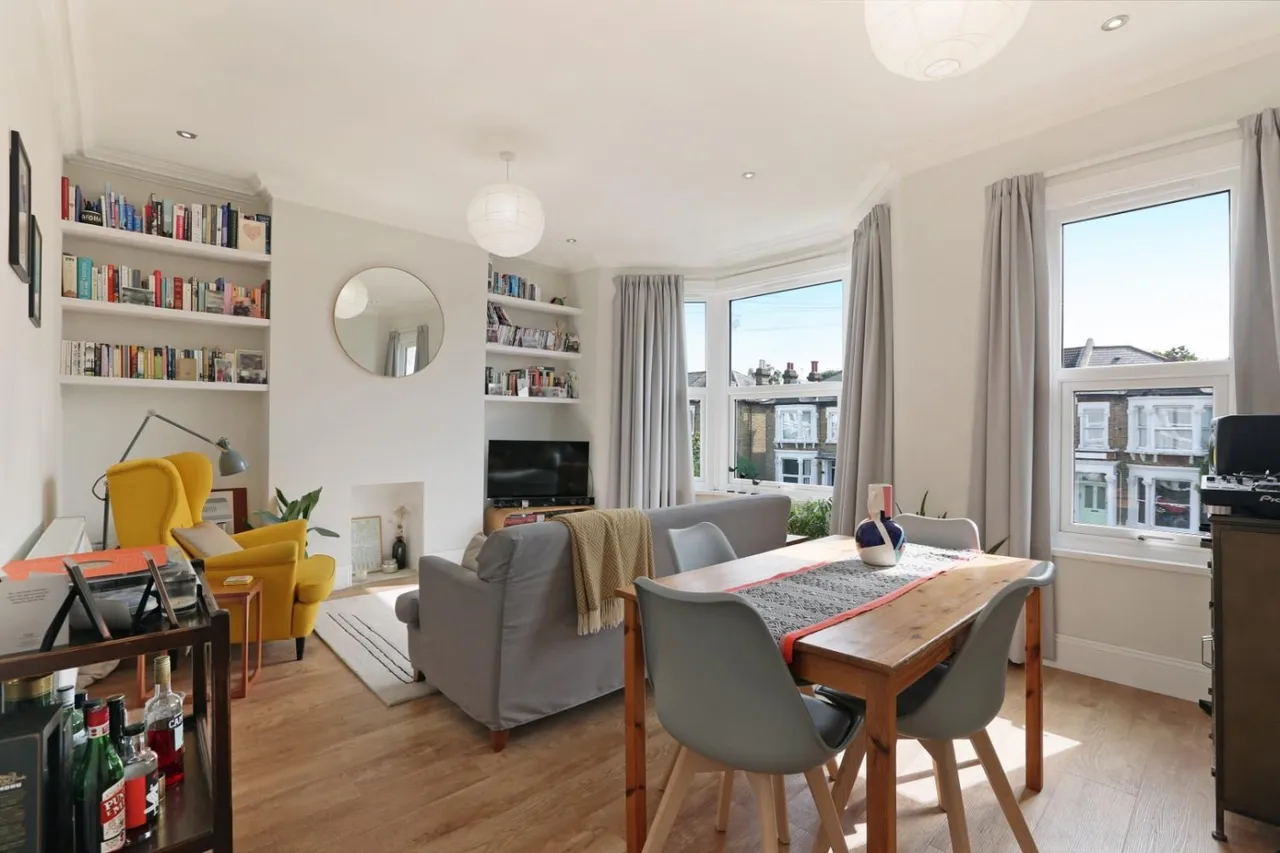 2 bed flat for sale, Hurstbourne Road, London, SE23