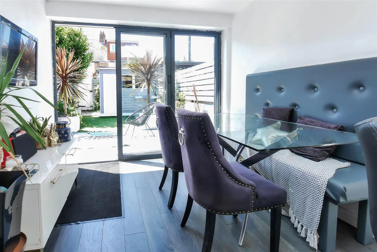 Gloucester Place, Littlehampton, photo 4