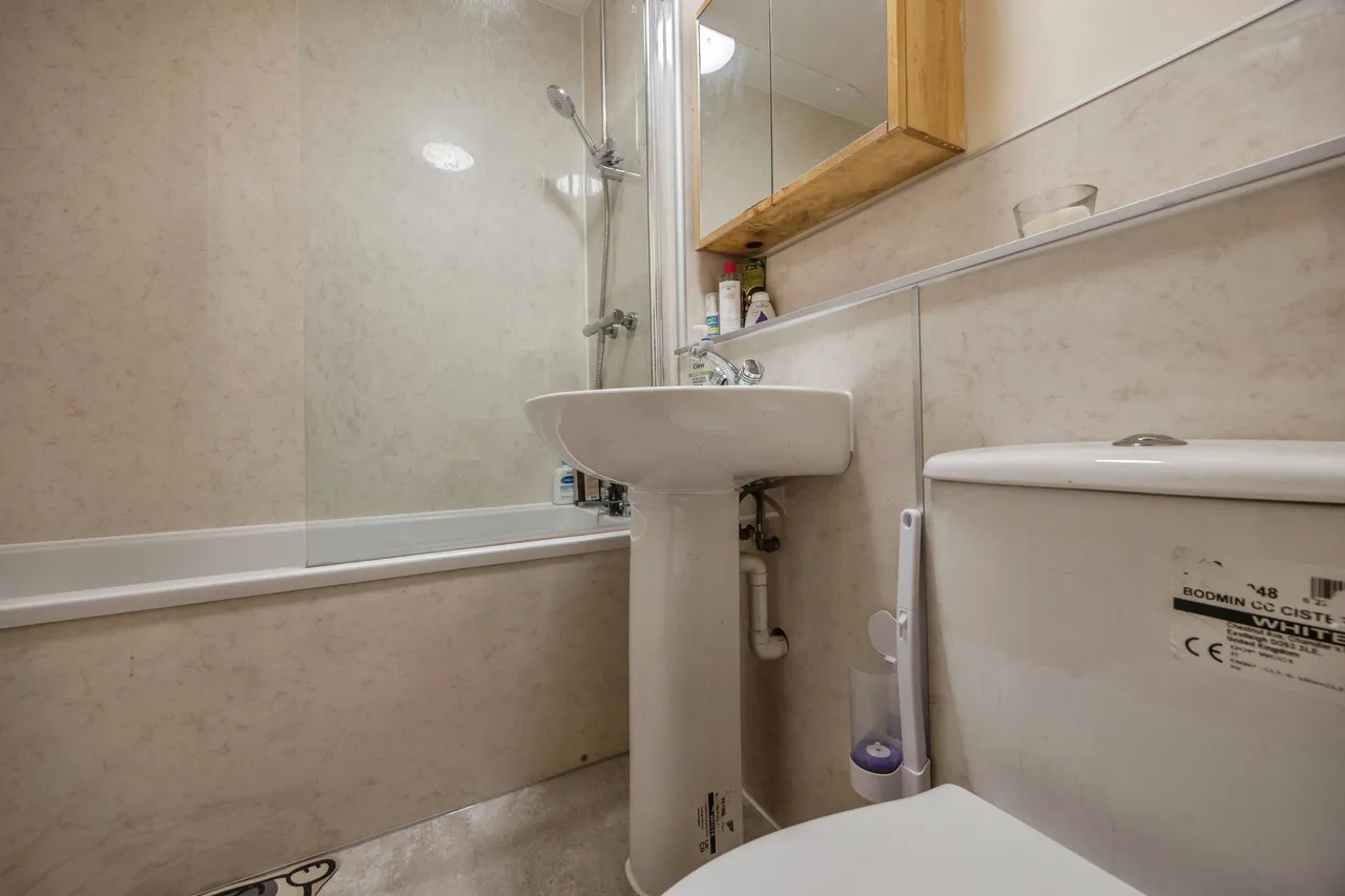 Lindsay Gardens, Bathgate, EH48, photo 11