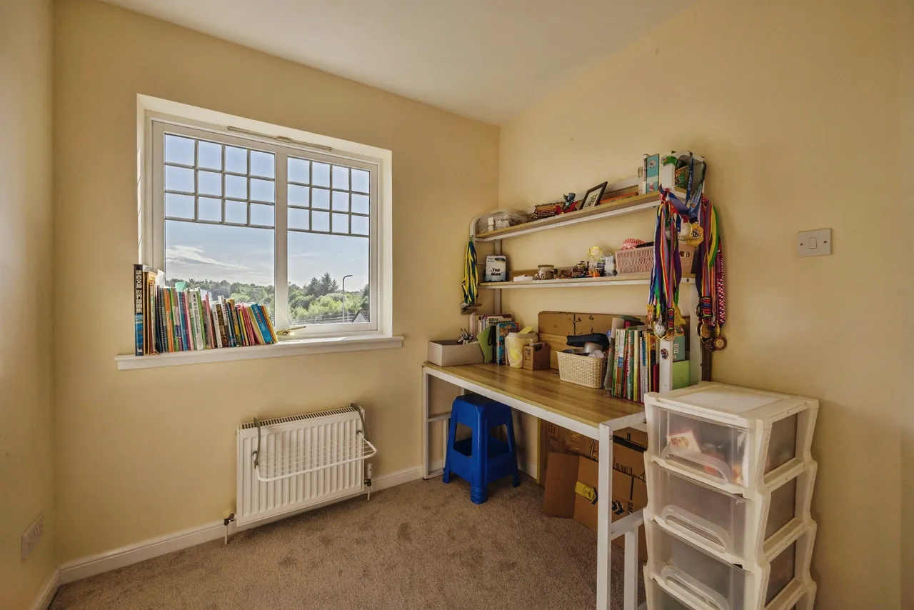 Lindsay Gardens, Bathgate, EH48, photo 12