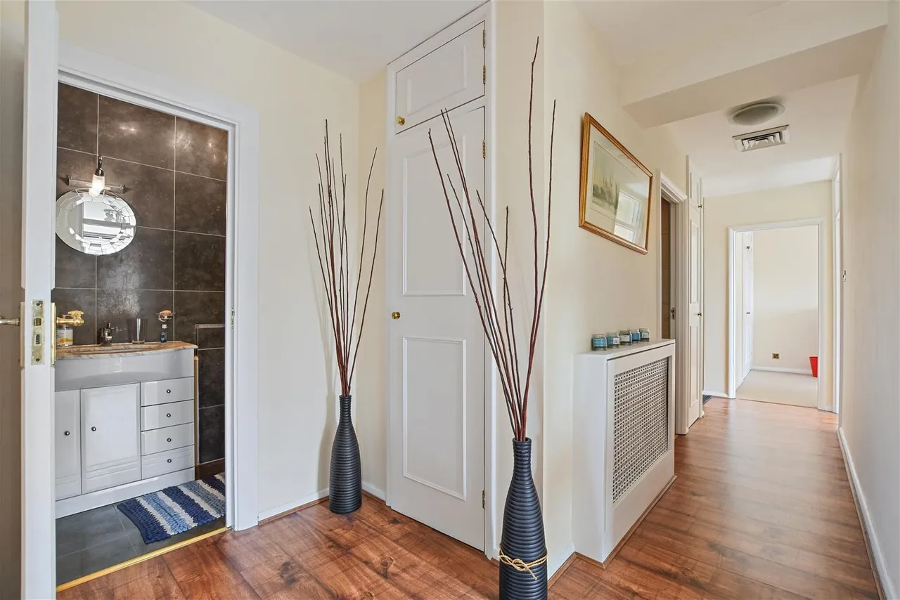 Boundary Road, London, photo 6
