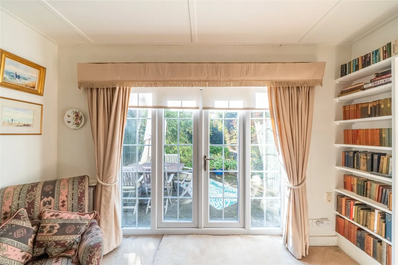 High Street, Bletchingley, RH1, photo 15