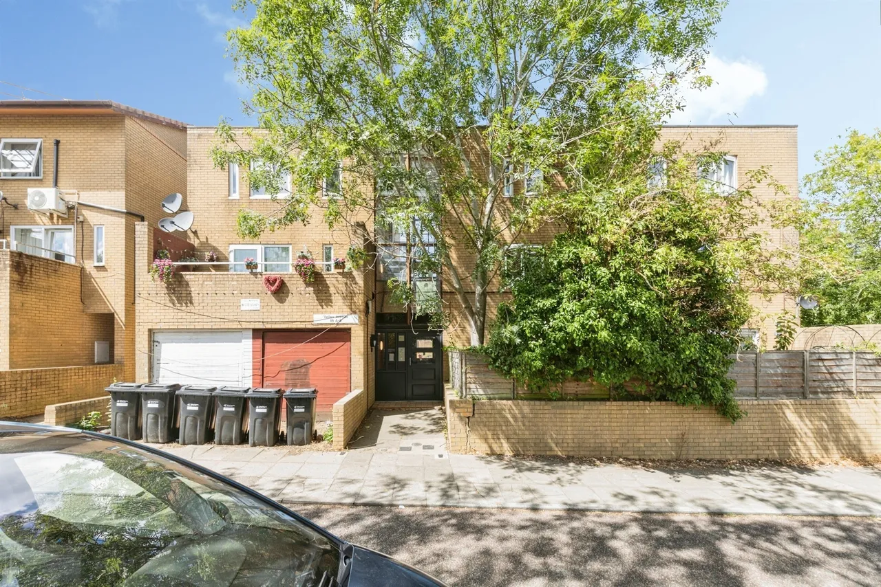 1 bed flat for sale — Vellan Avenue, Fishermead, Milton Keynes