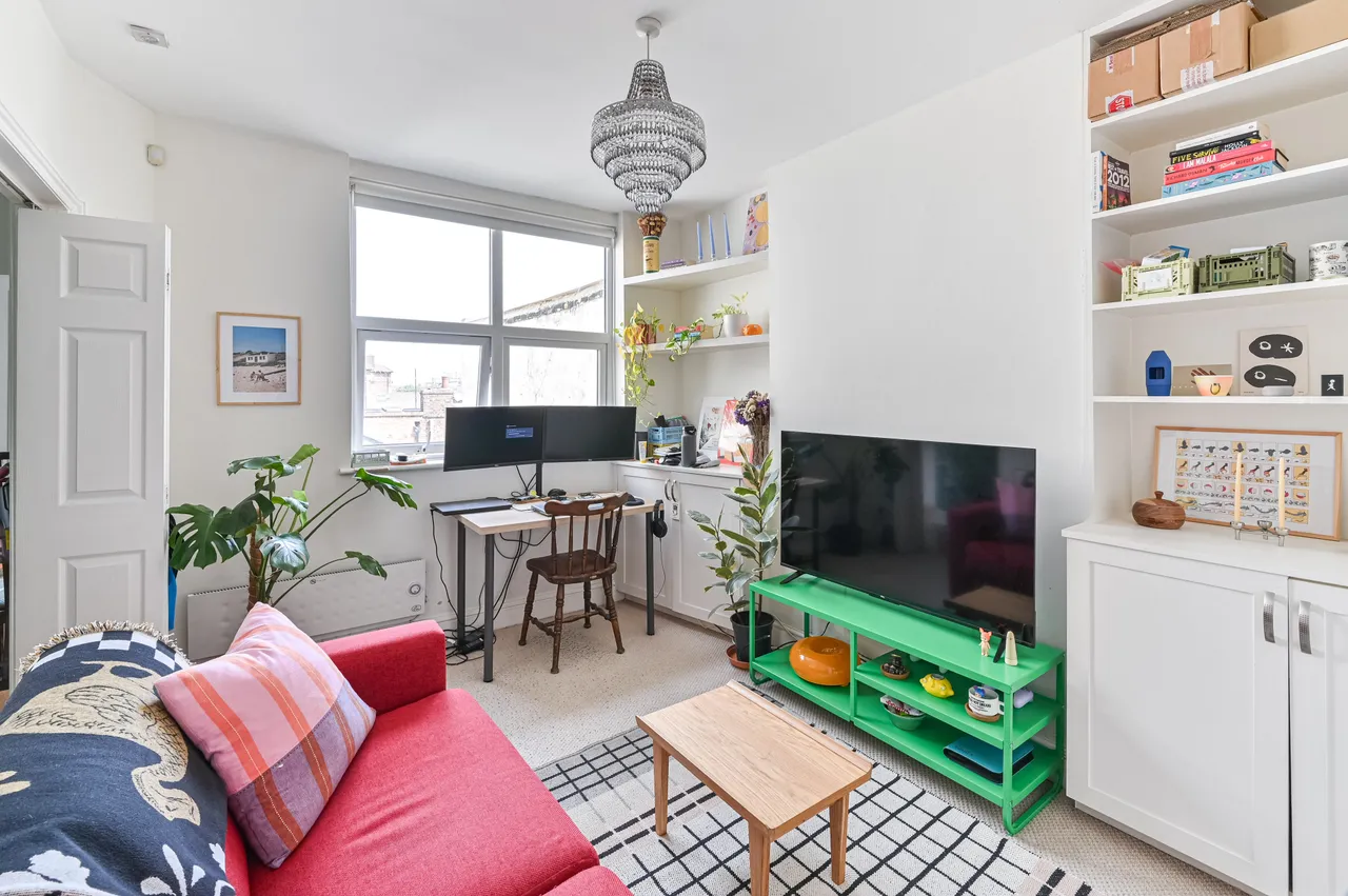Flat 3, 471 Bethnal Green Road, London, photo 2