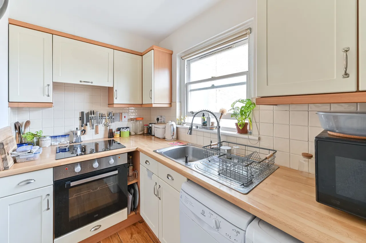Flat 3, 471 Bethnal Green Road, London, photo 3