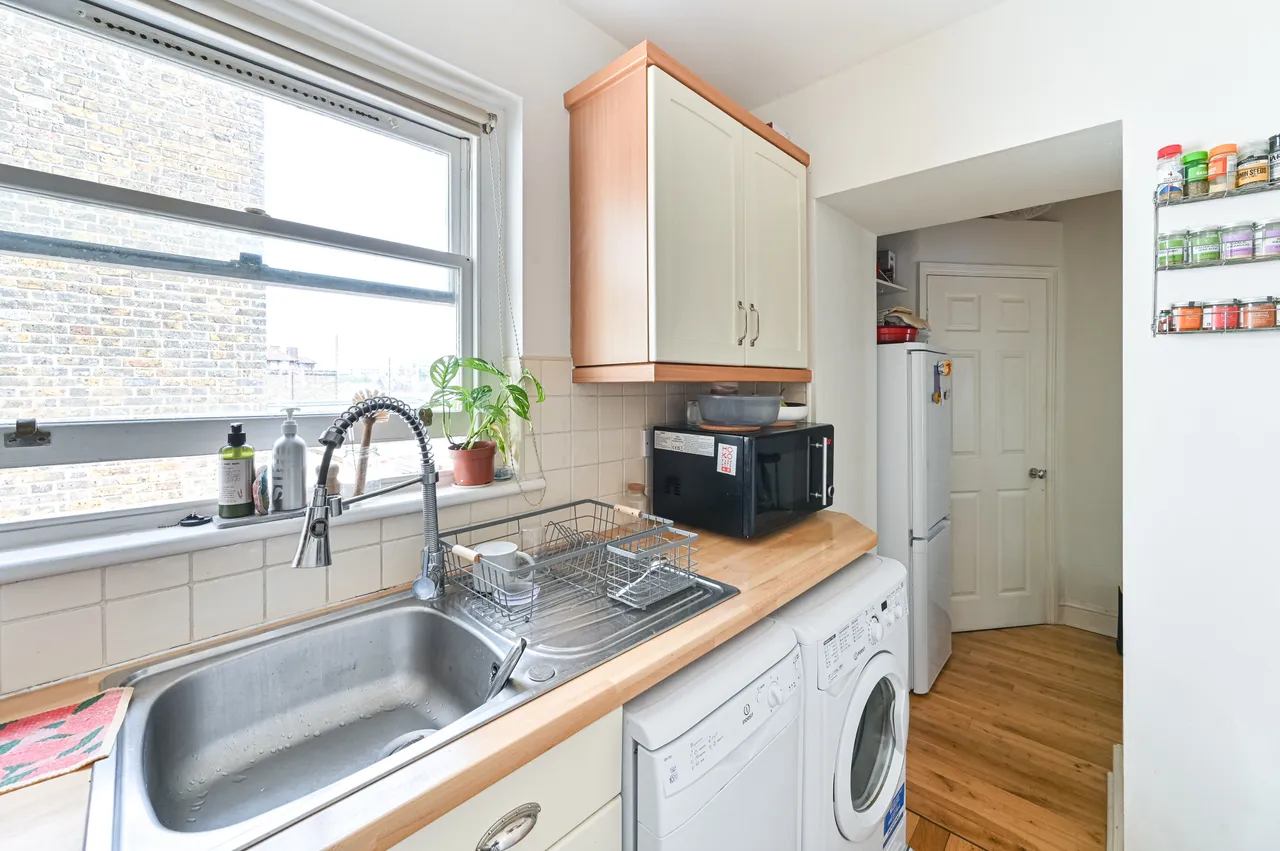 Flat 3, 471 Bethnal Green Road, London, photo 5