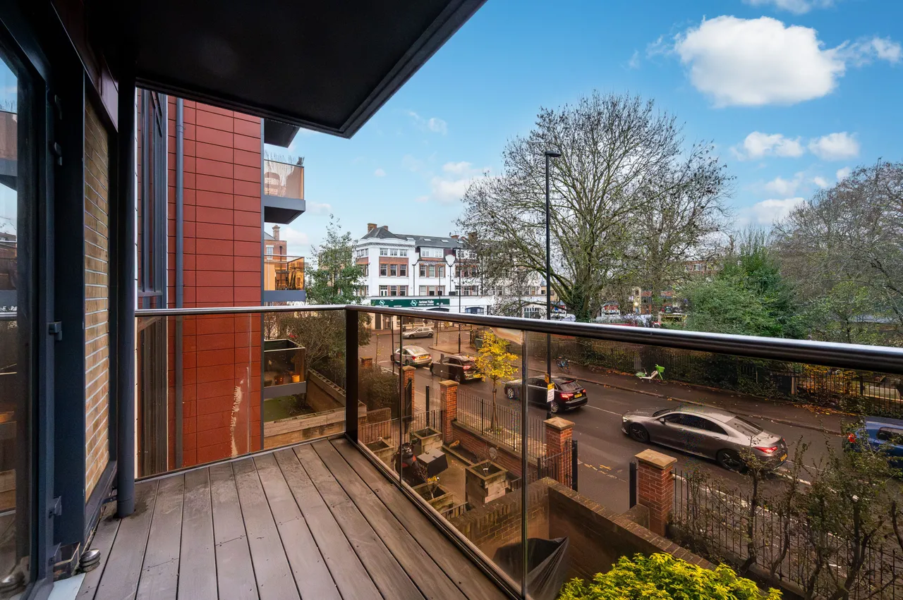 London, W3, photo 6