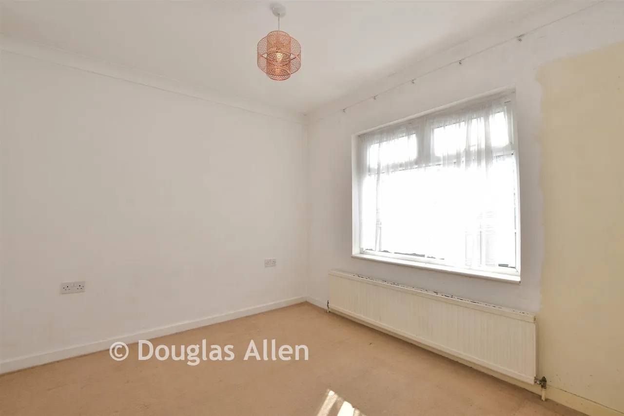 Arterial Road, Leigh-On-Sea, SS9, photo 18