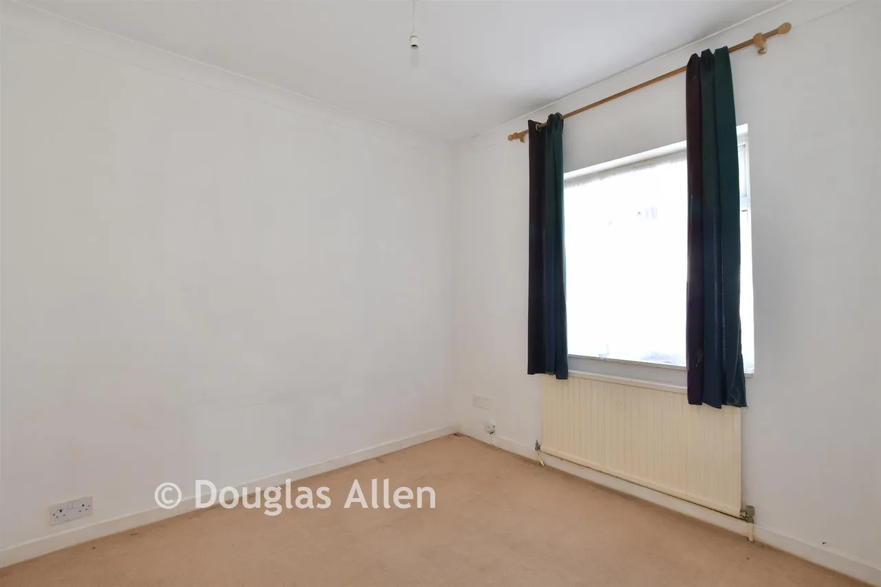 Arterial Road, Leigh-On-Sea, SS9, photo 17