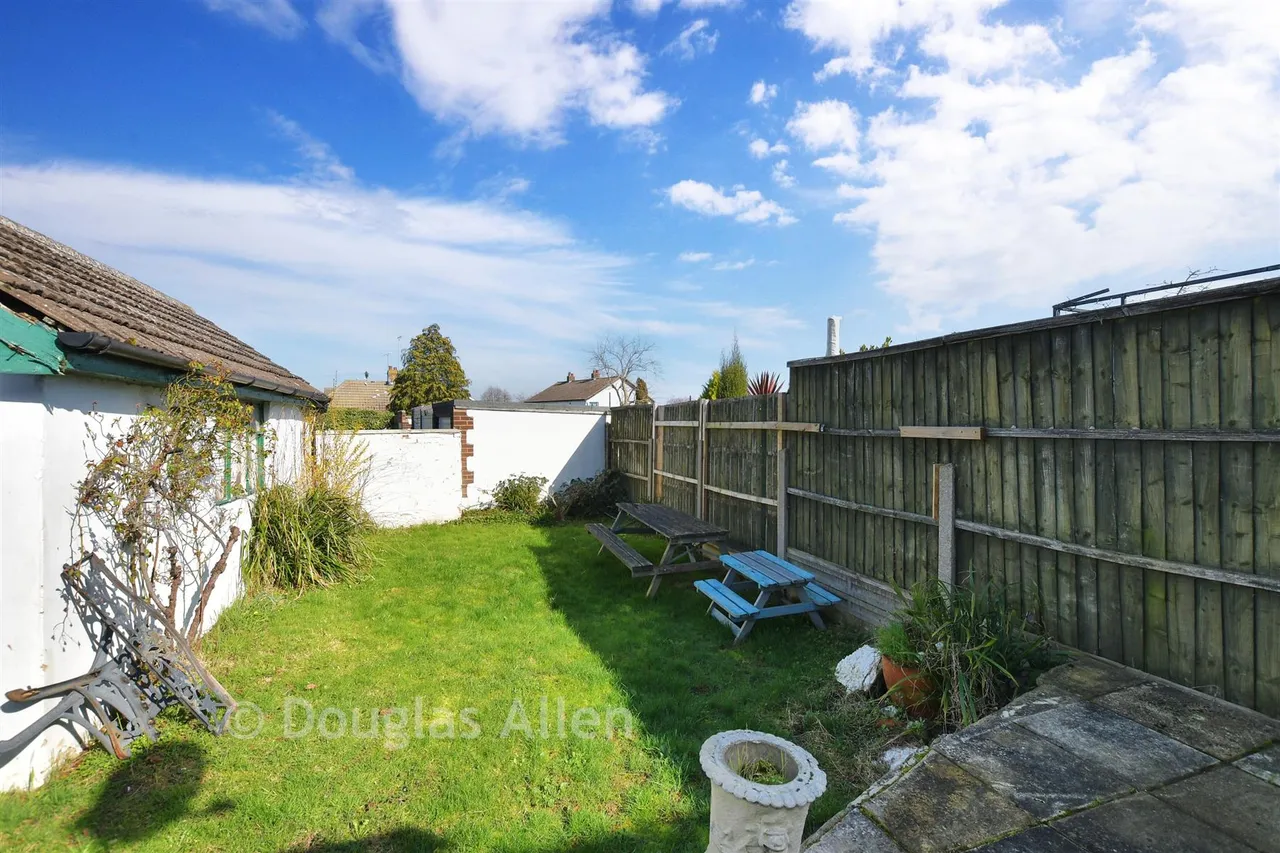 Arterial Road, Leigh-On-Sea, SS9, photo 19