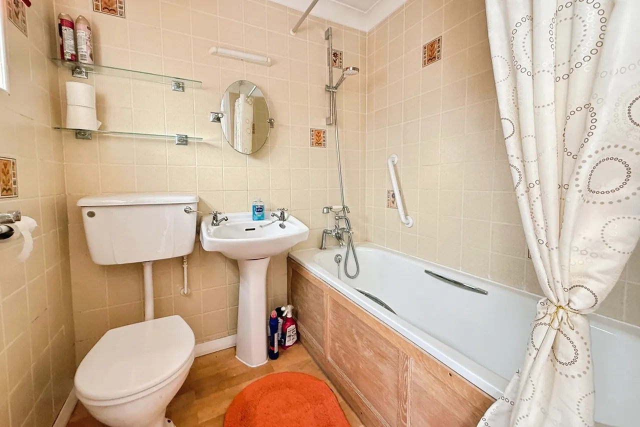 Jubilee Close, Farnborough, Hampshire, GU14 9TD, photo 5