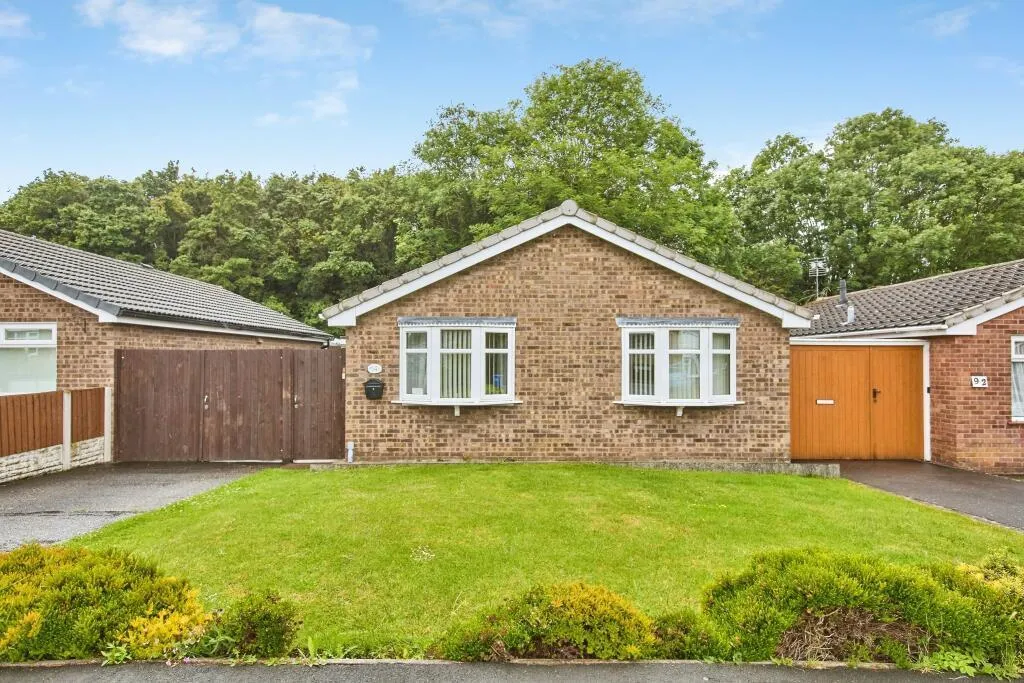 3 bed house for sale, Sinfin Avenue, Shelton Lock, DE24
