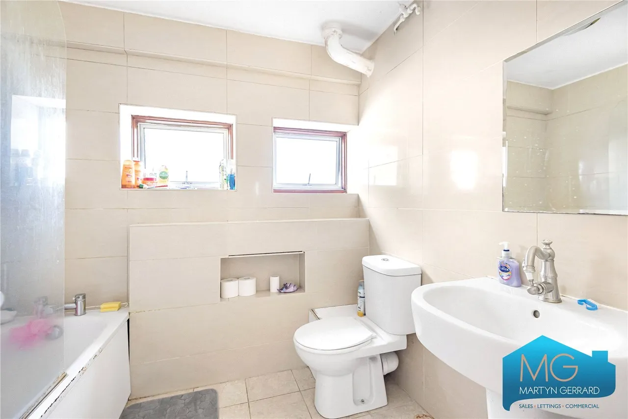 Great North Road, East Finchley, N2, photo 3