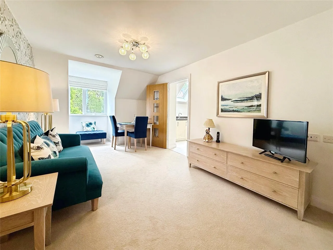 Birch Place, Dukes Ride, Crowthorne, Berkshire, RG45 6GT, photo 3