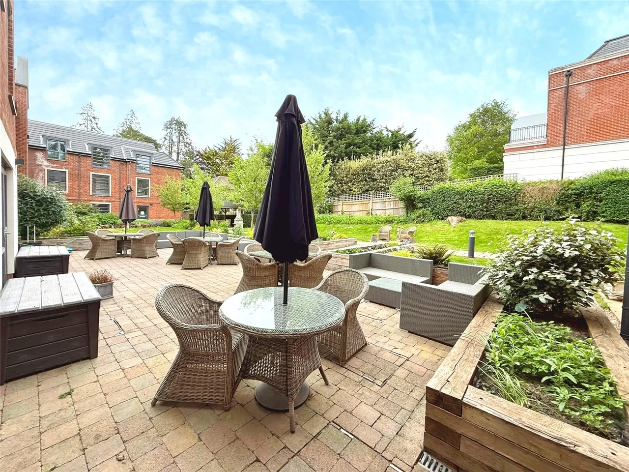 Birch Place, Dukes Ride, Crowthorne, Berkshire, RG45 6GT, photo 10