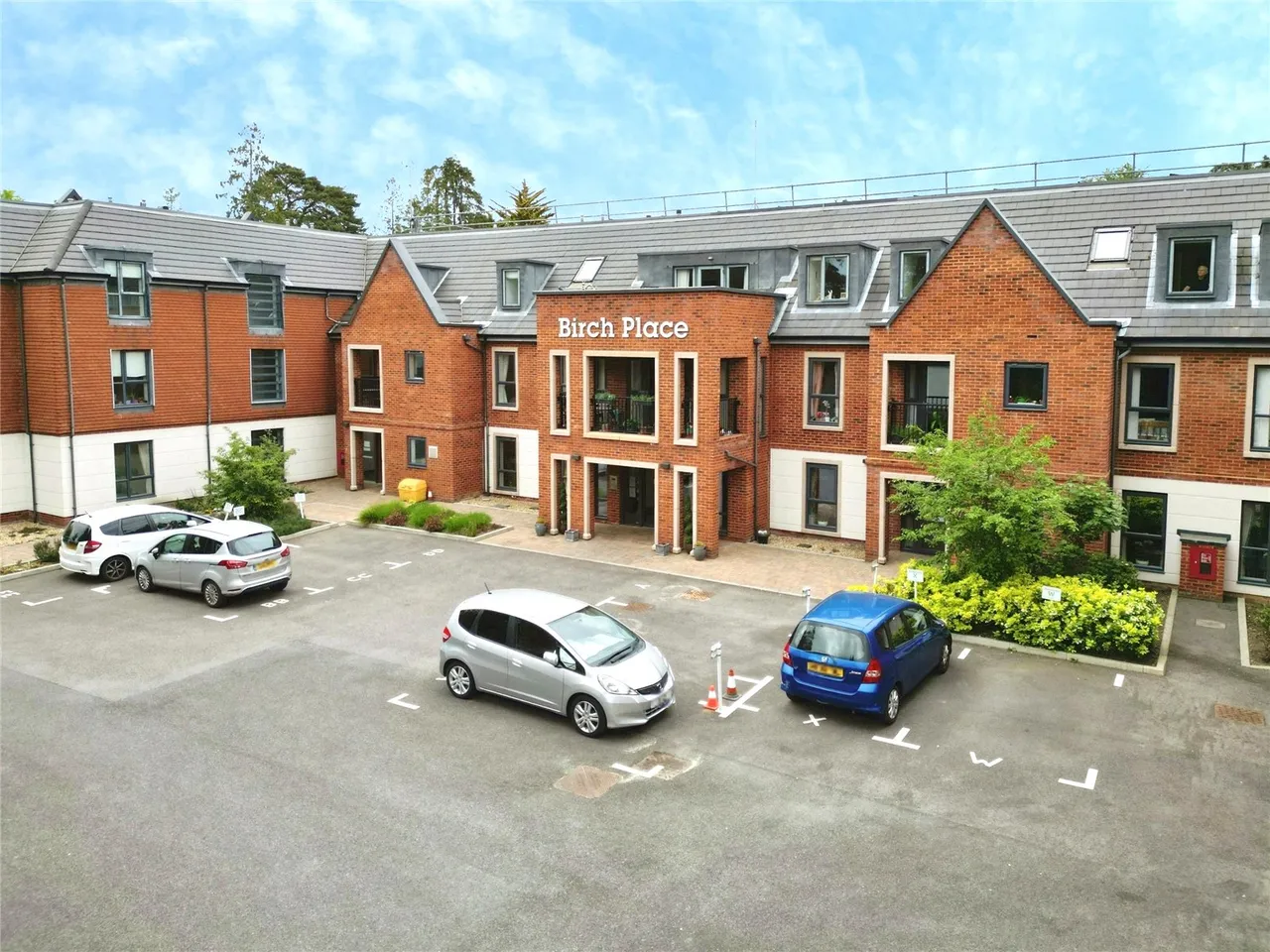 Birch Place, Dukes Ride, Crowthorne, Berkshire, RG45 6GT, photo 7