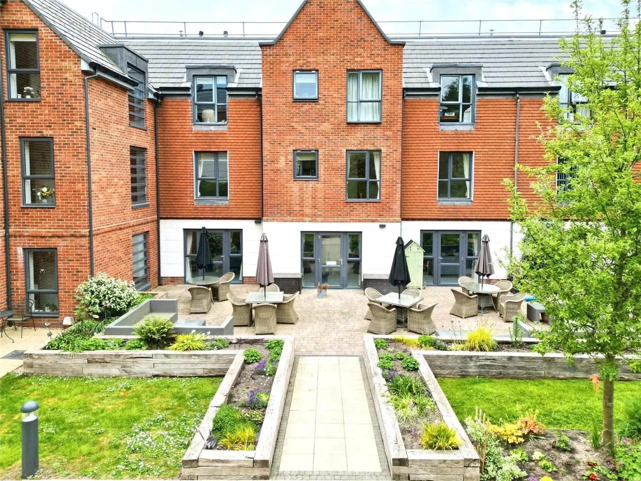 Birch Place, Dukes Ride, Crowthorne, Berkshire, RG45 6GT, photo 18