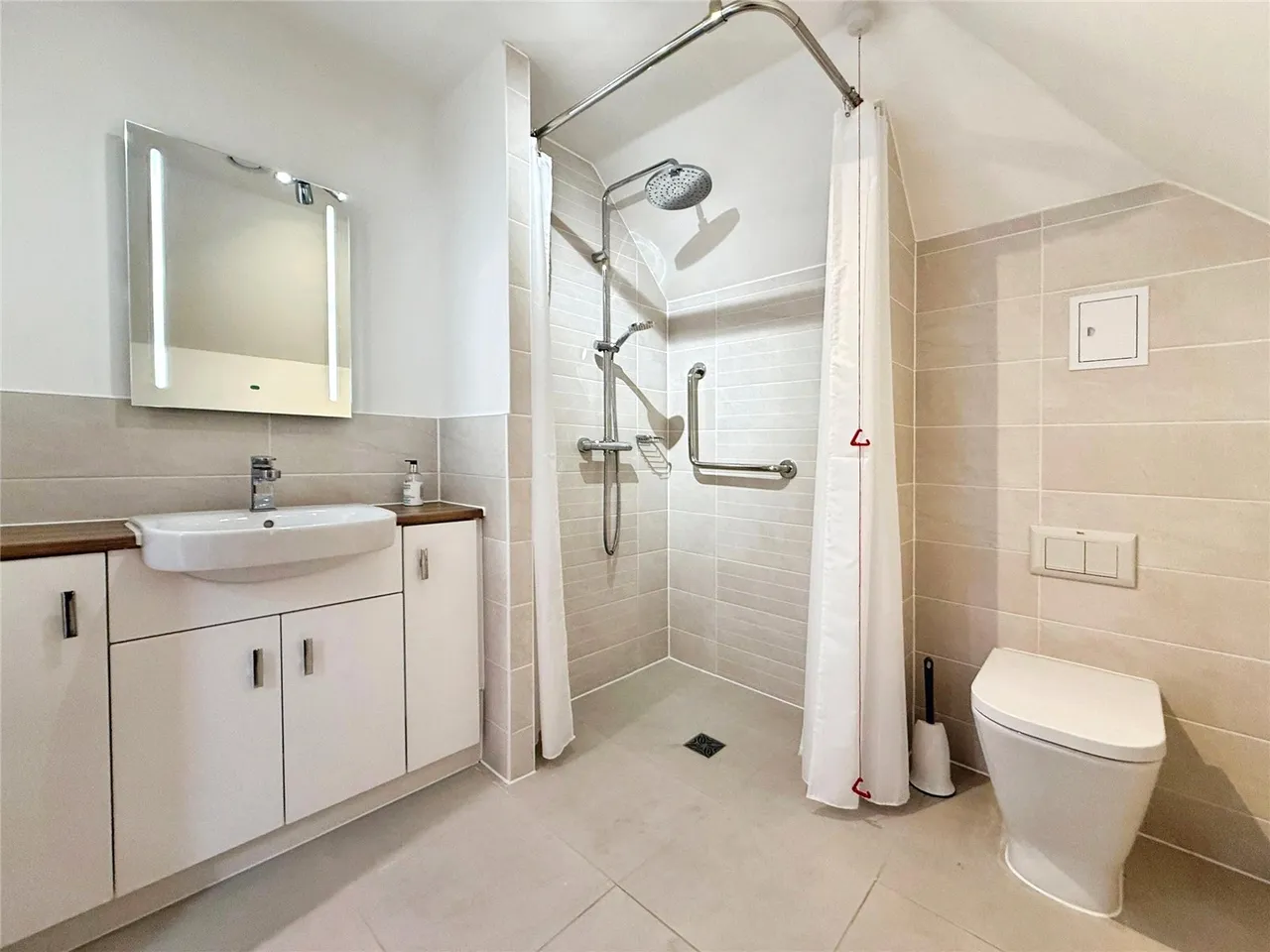 Birch Place, Dukes Ride, Crowthorne, Berkshire, RG45 6GT, photo 5