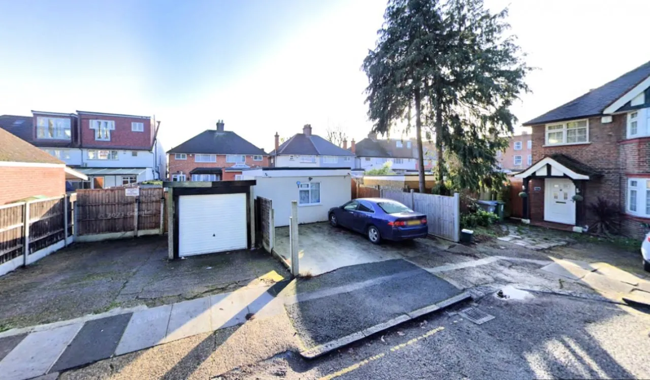 Neeld Crescent, Wembley, HA9, photo 8