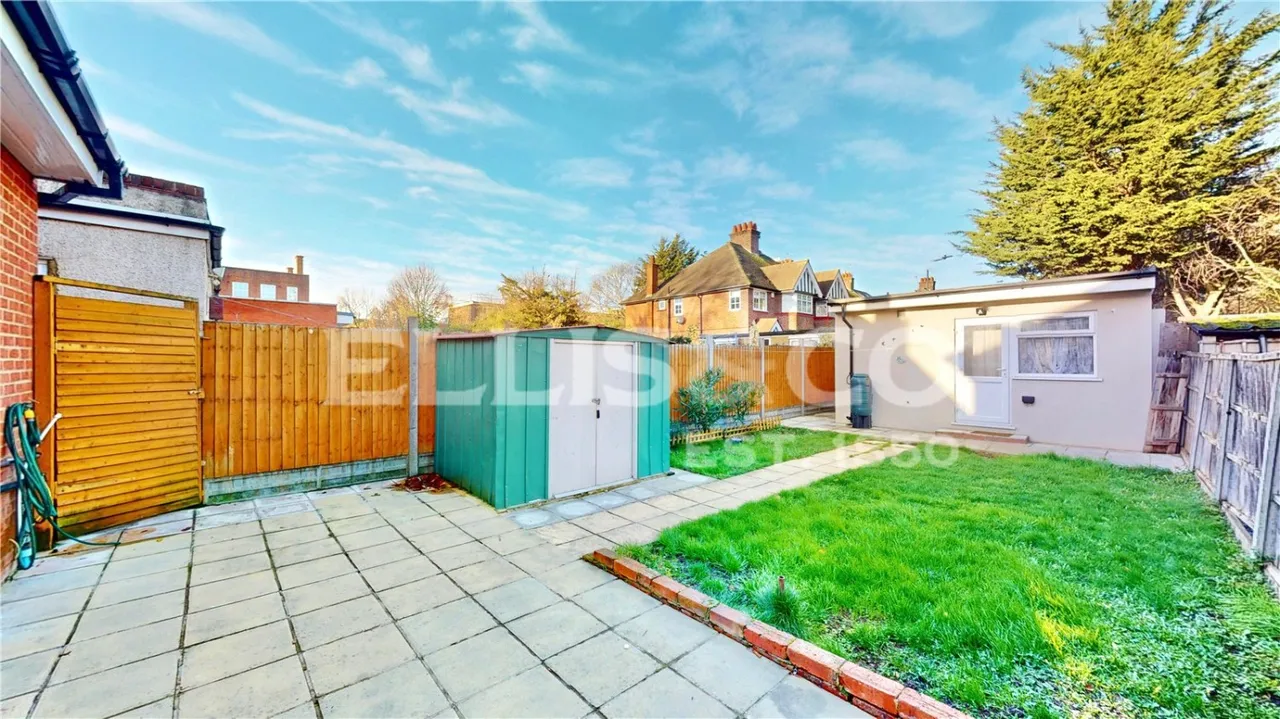 Neeld Crescent, Wembley, HA9, photo 7