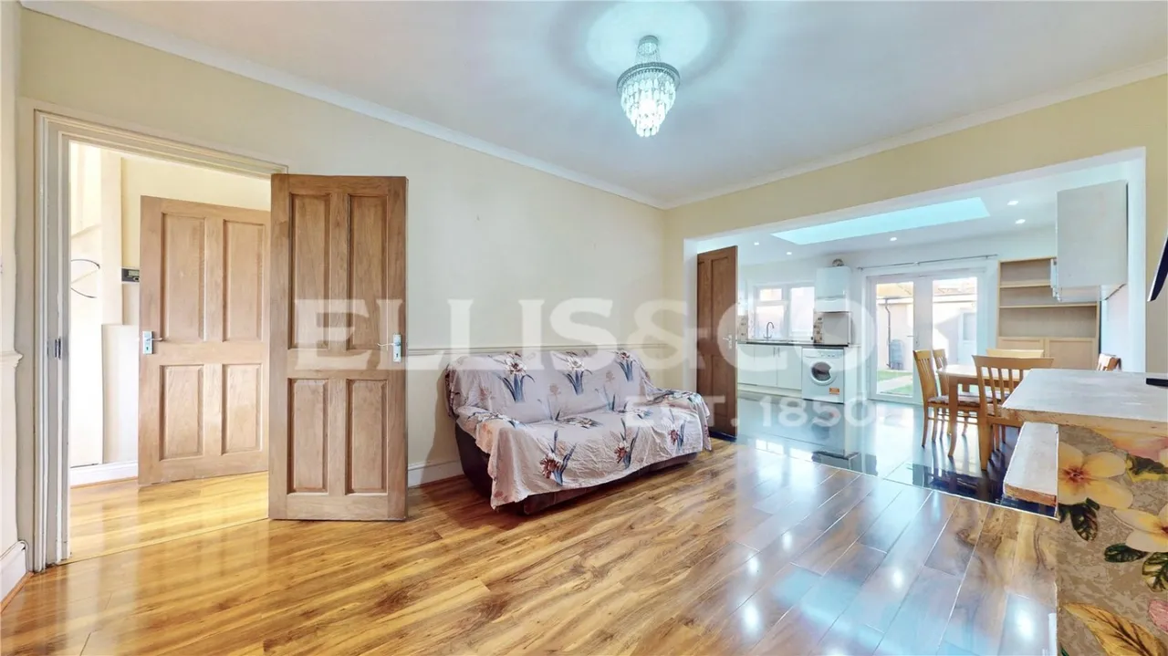 Neeld Crescent, Wembley, HA9, photo 2