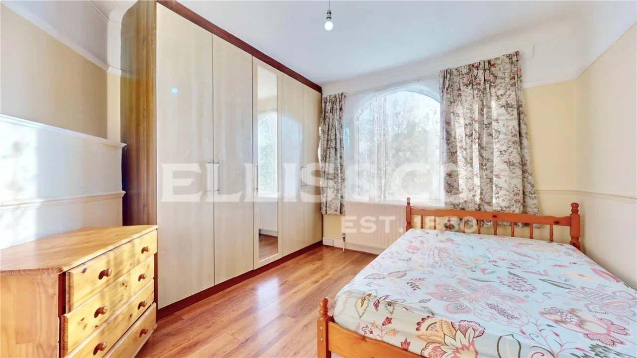 Neeld Crescent, Wembley, HA9, photo 9