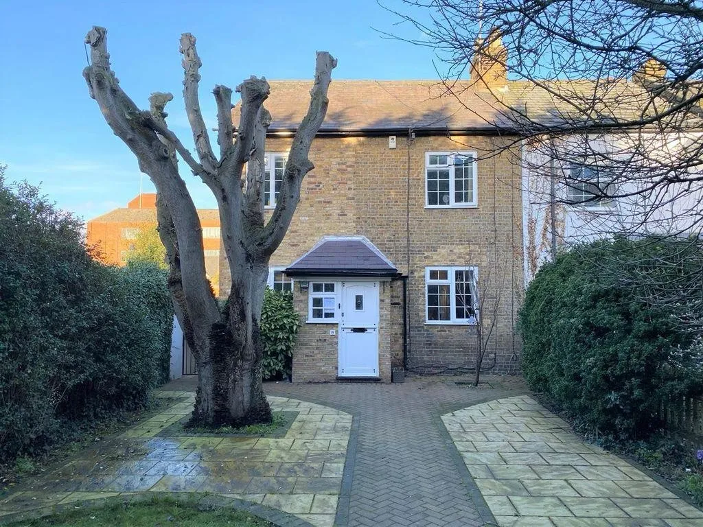 High Street, Uxbridge, UB8, photo 13
