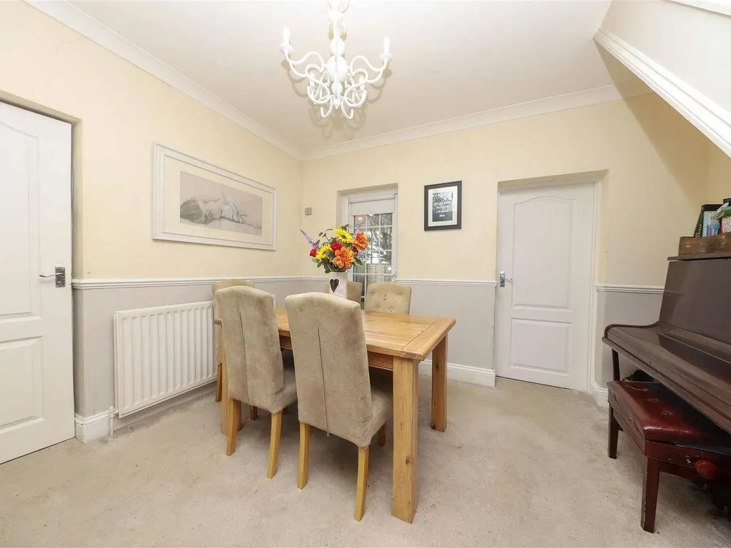 High Street, Uxbridge, UB8, photo 7