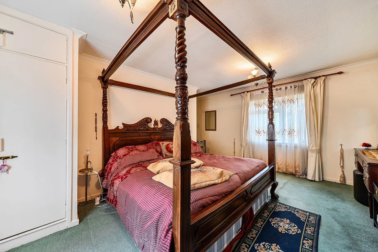 Swakeleys Road, Ickenham, UB10, photo 6
