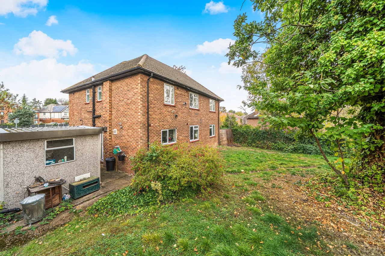 Swakeleys Road, Ickenham, UB10, photo 19