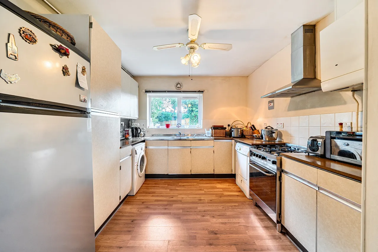 Swakeleys Road, Ickenham, UB10, photo 14