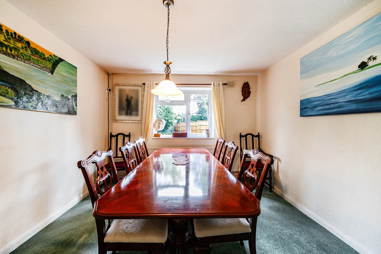 Swakeleys Road, Ickenham, UB10, photo 3