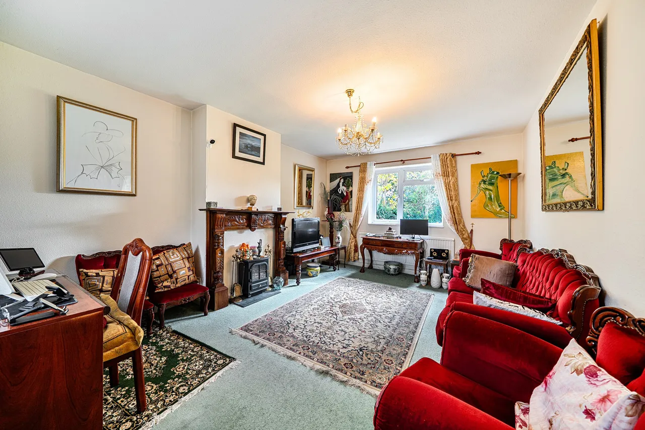 Swakeleys Road, Ickenham, UB10, photo 5