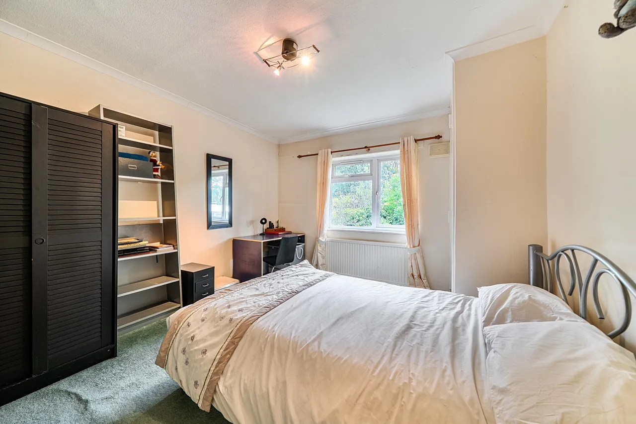 Swakeleys Road, Ickenham, UB10, photo 9