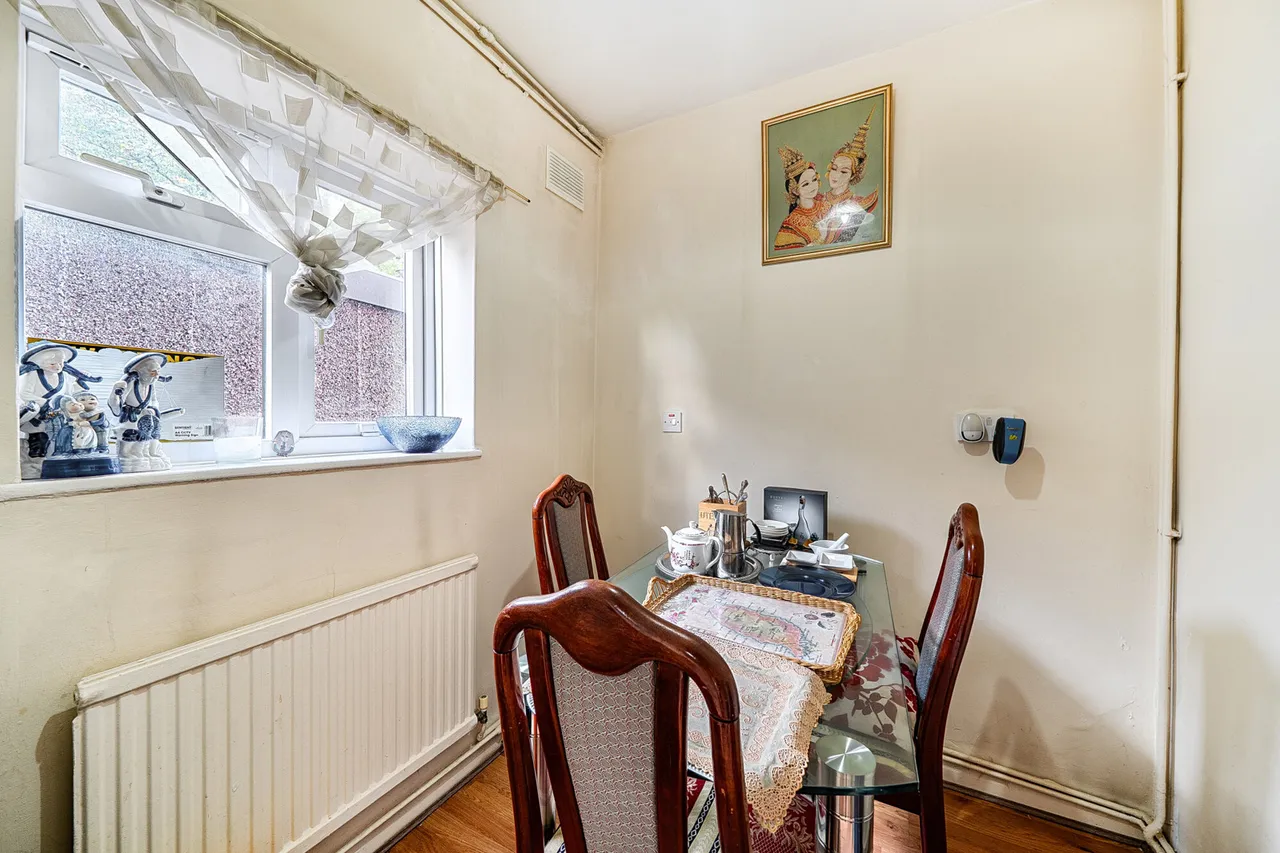 Swakeleys Road, Ickenham, UB10, photo 13