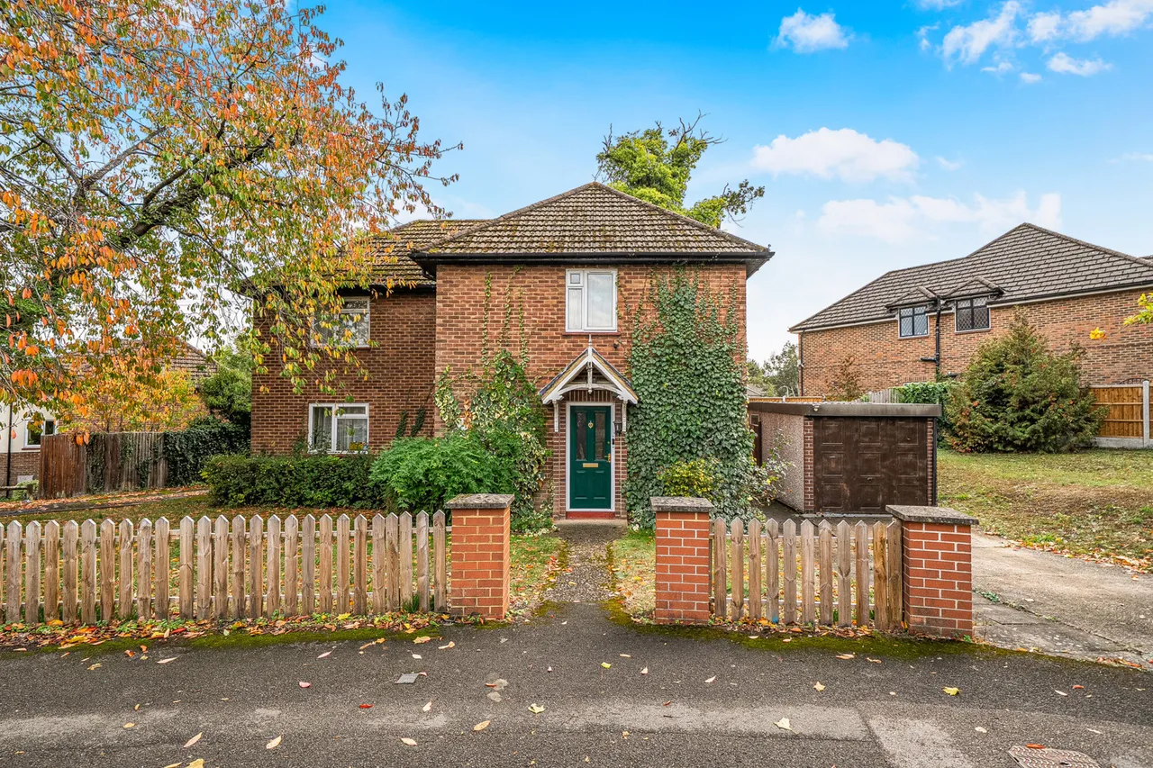 Swakeleys Road, Ickenham, UB10, photo 17