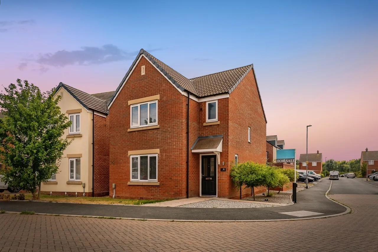 3 bed house for sale, Kingfisher Road, Stoke Bardolph, NG14