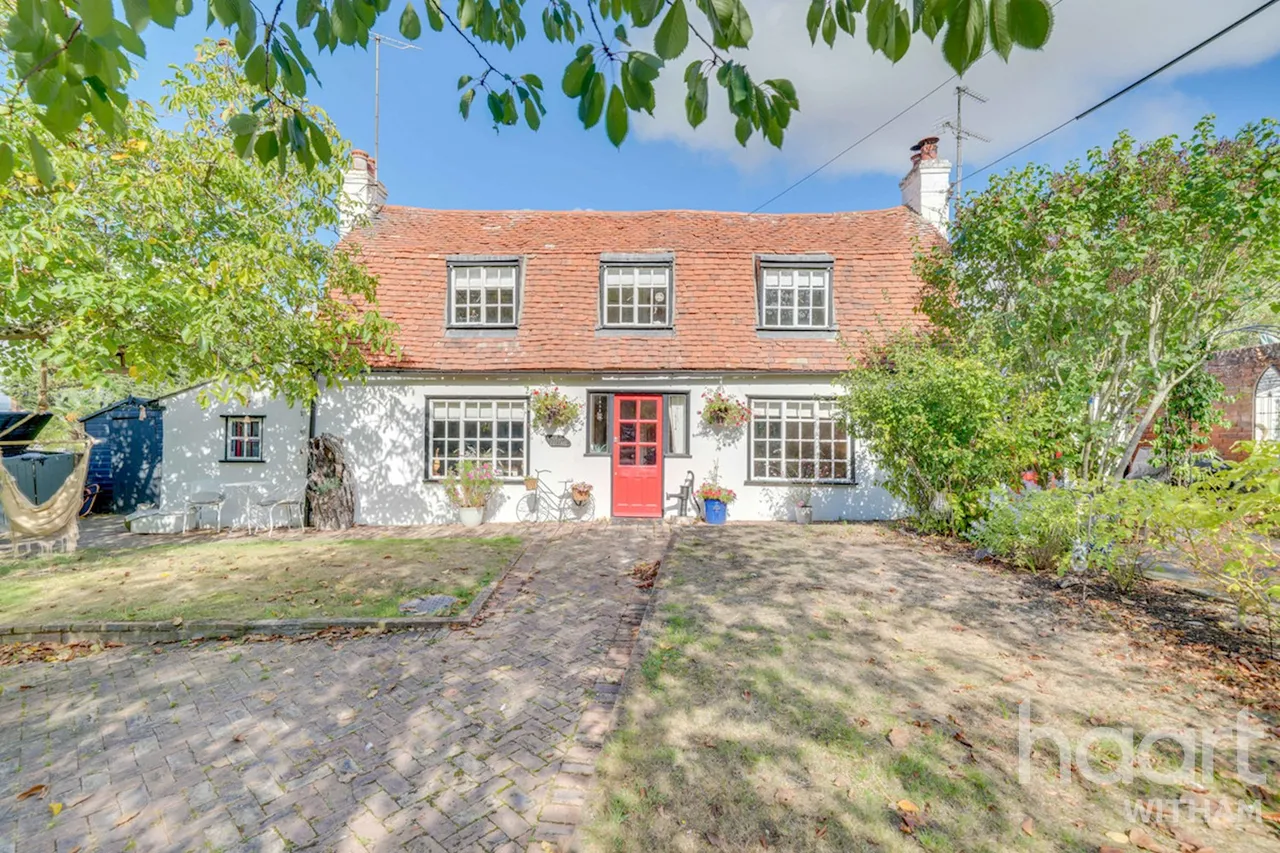 2 bed house for sale, The Street, Feering, CO5