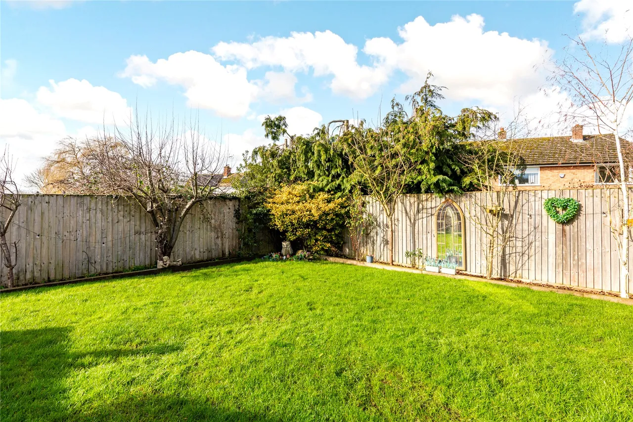 Morton Close, North Marston, MK18, photo 27