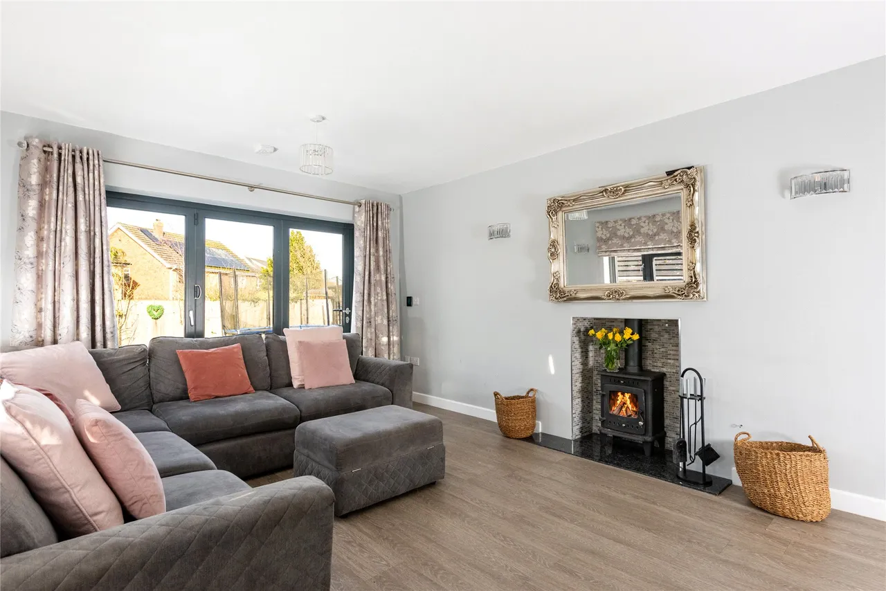 Morton Close, North Marston, MK18, photo 7