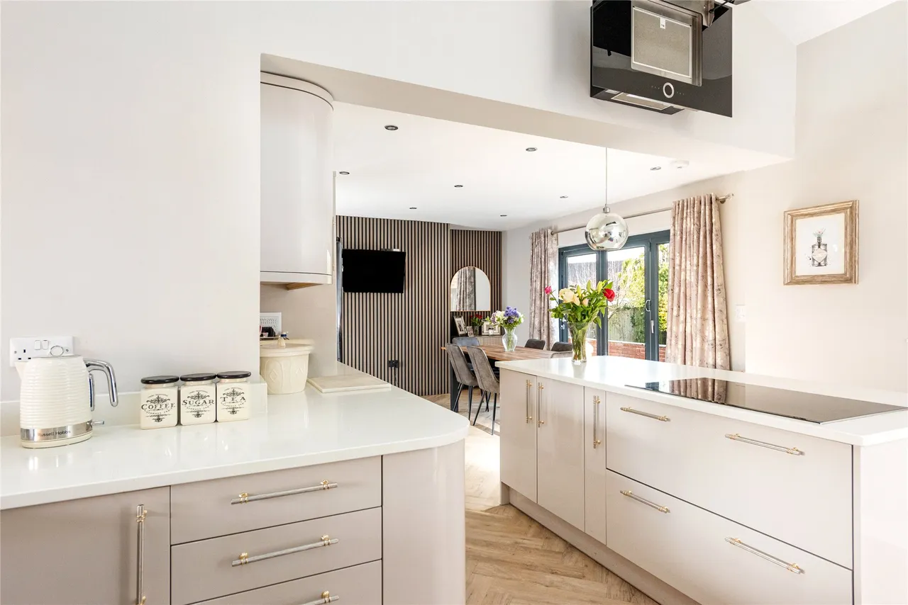Morton Close, North Marston, MK18, photo 10
