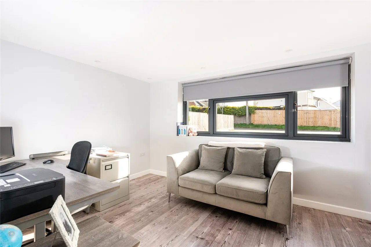 Morton Close, North Marston, MK18, photo 13