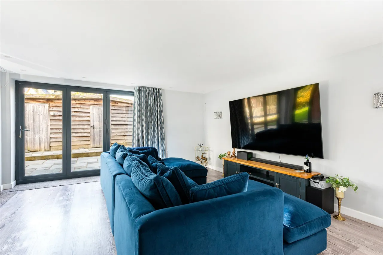 Morton Close, North Marston, MK18, photo 12