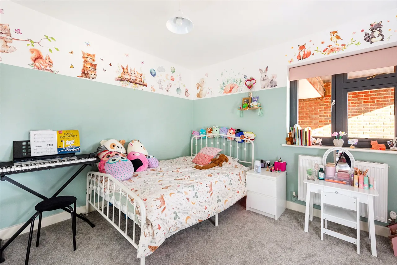 Morton Close, North Marston, MK18, photo 23